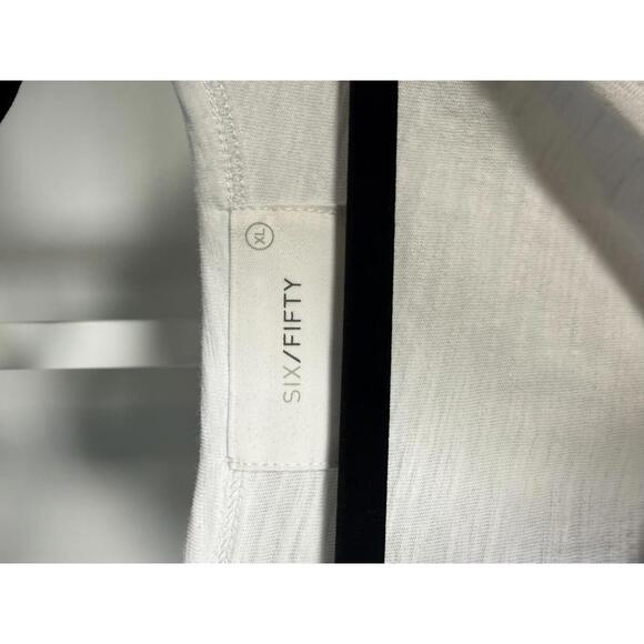 NWT Six/Fifty Women’s White V-Neck T-Shirt Blue Ombre Hem Short Sleeve Size XL - Picture 4 of 6